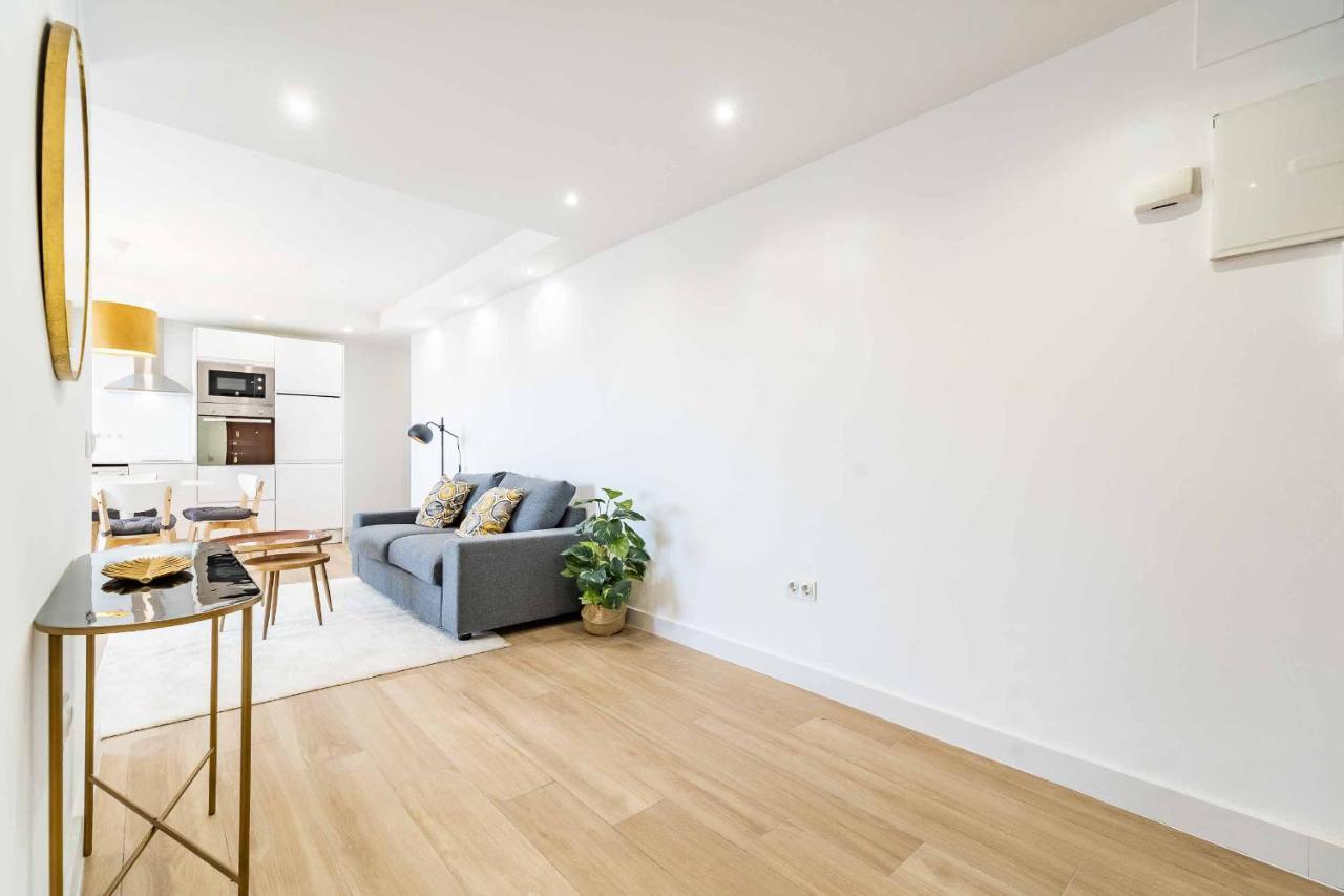 Sur Suites Palmeras 9 Фуeнхирола Екстериор снимка